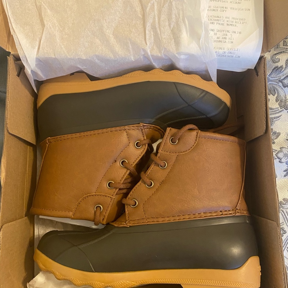 Brand new boys sperrys